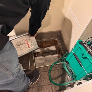 【東京都新宿区】駅ビル飲食店厨房止水工事